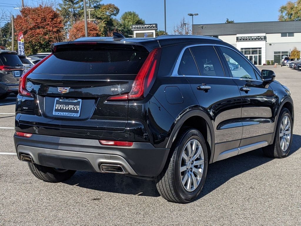 2022 Cadillac XT4 Premium Luxury 6