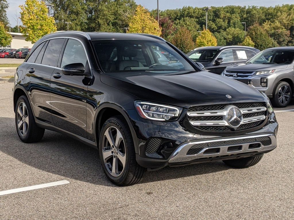 2022 Mercedes-Benz GLC GLC 300 8