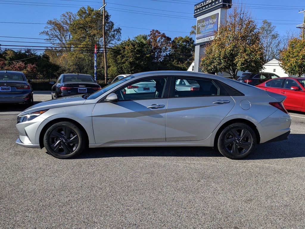 2021 Hyundai Elantra SEL 3