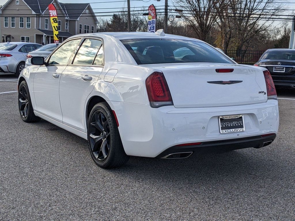 2022 Chrysler 300 S 4