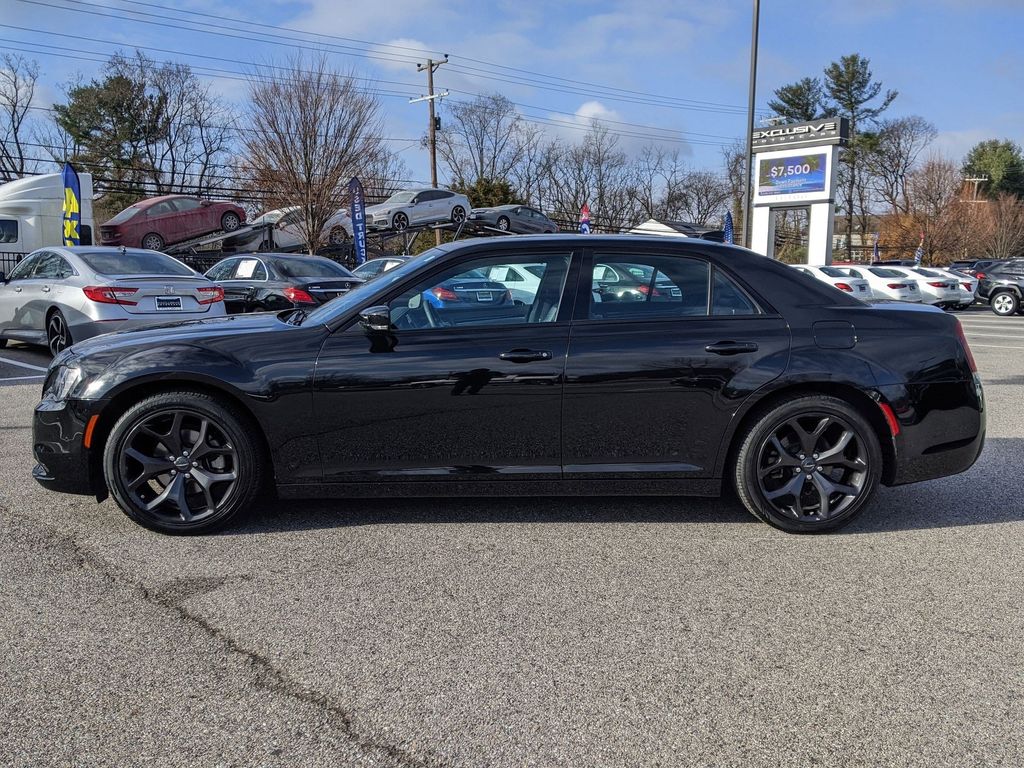 2022 Chrysler 300 S 3