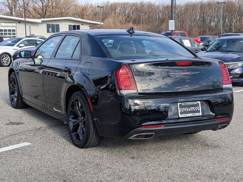 2022 Chrysler 300 S 4