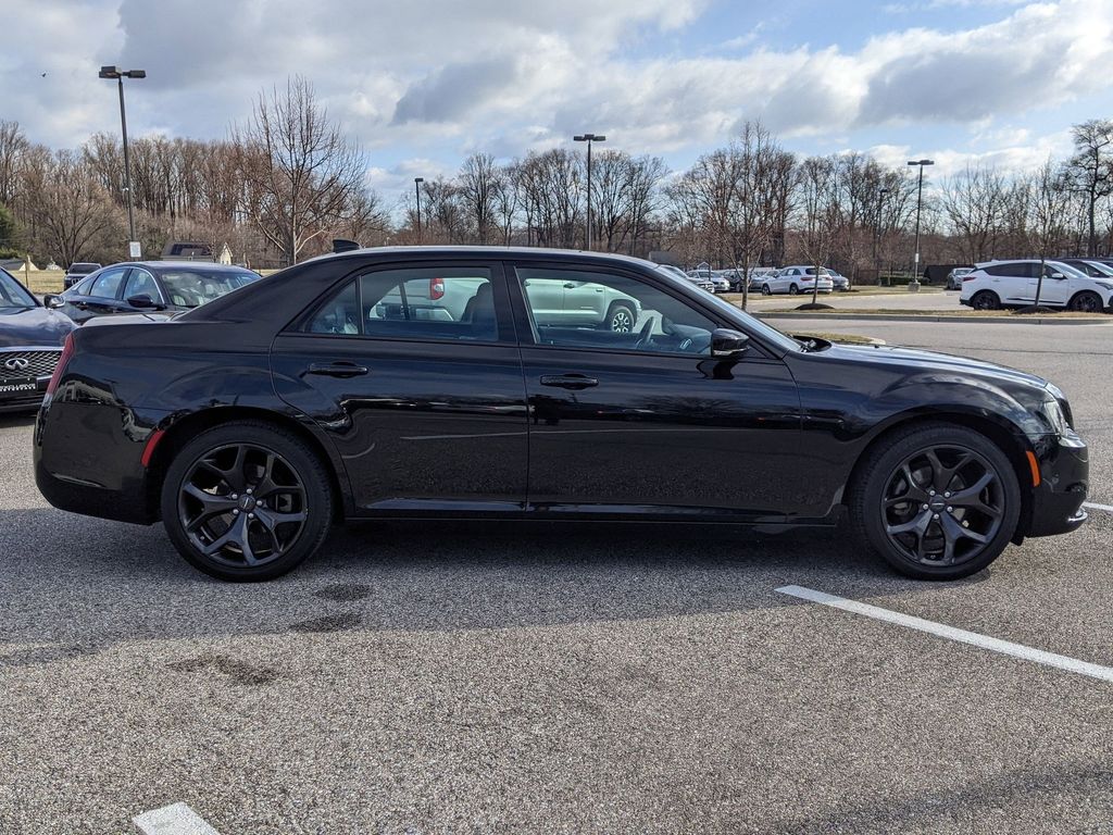 2022 Chrysler 300 S 7