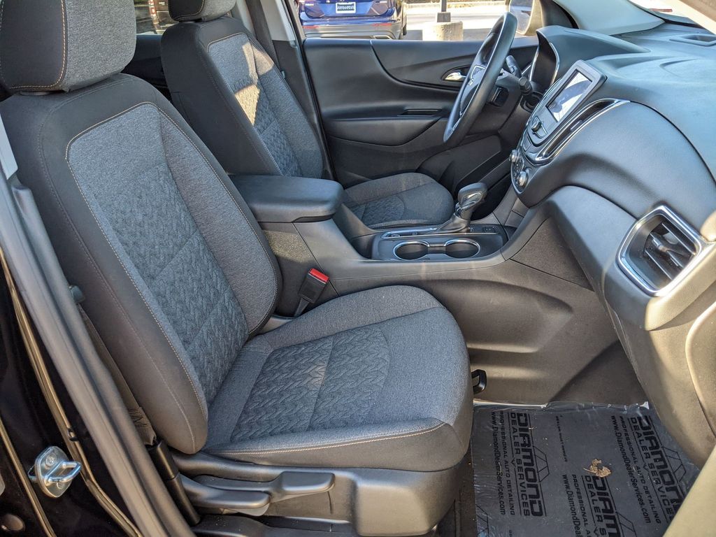 2019 Chevrolet Equinox LS 25