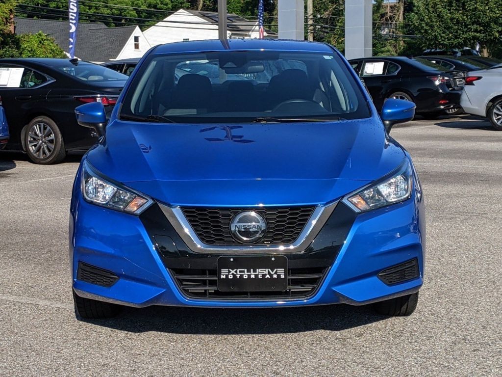 2021 Nissan Versa 1.6 SV 8