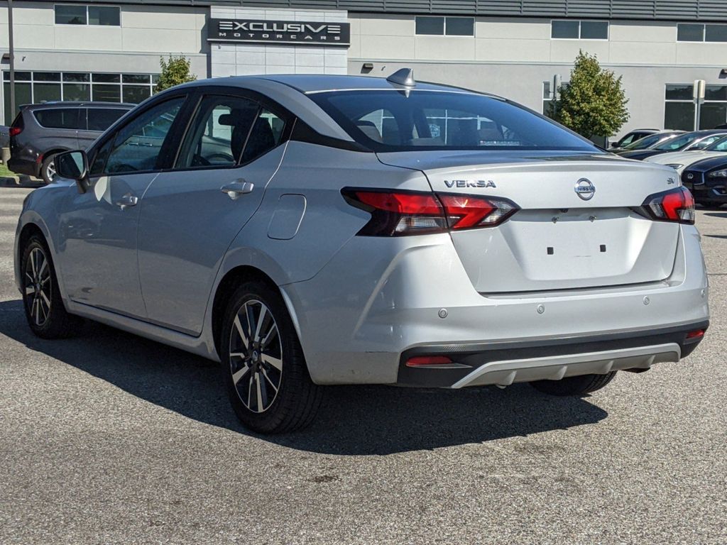 2021 Nissan Versa 1.6 SV 3