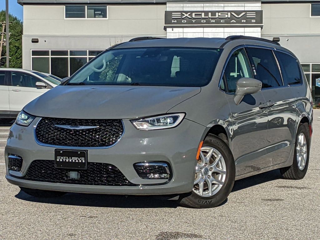 2022 Chrysler Pacifica Touring L 2