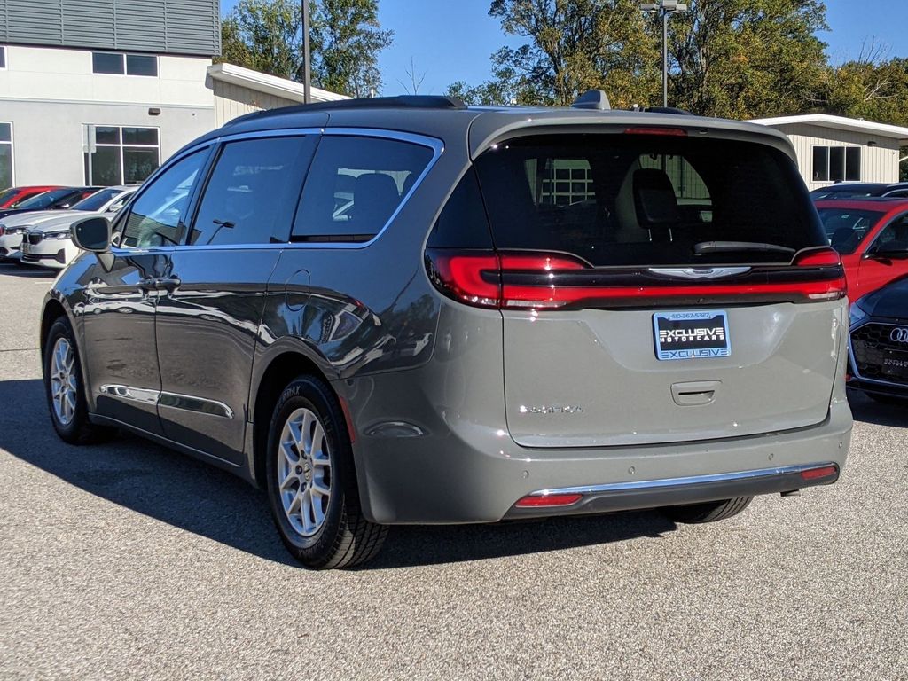 2022 Chrysler Pacifica Touring L 4