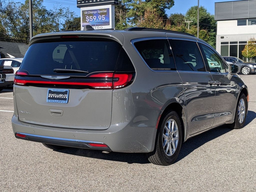 2022 Chrysler Pacifica Touring L 6