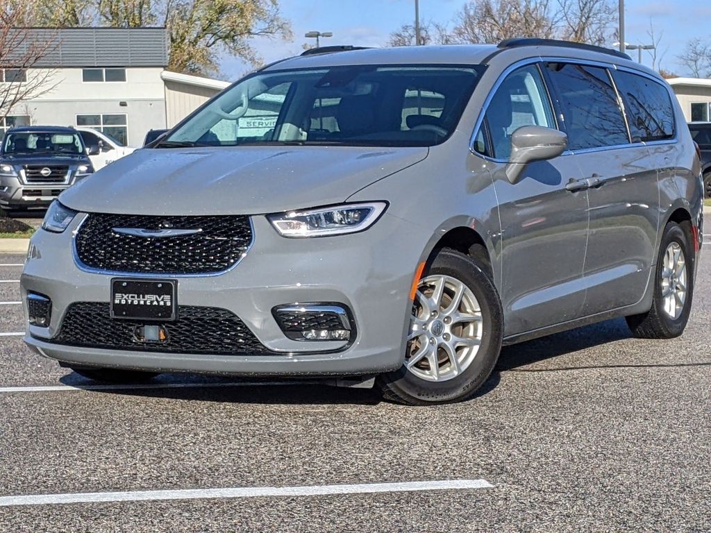 2022 Chrysler Pacifica Touring L 2