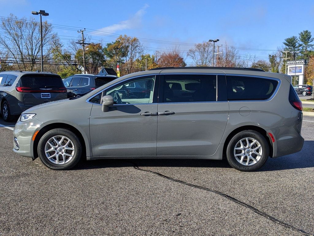 2022 Chrysler Pacifica Touring L 3