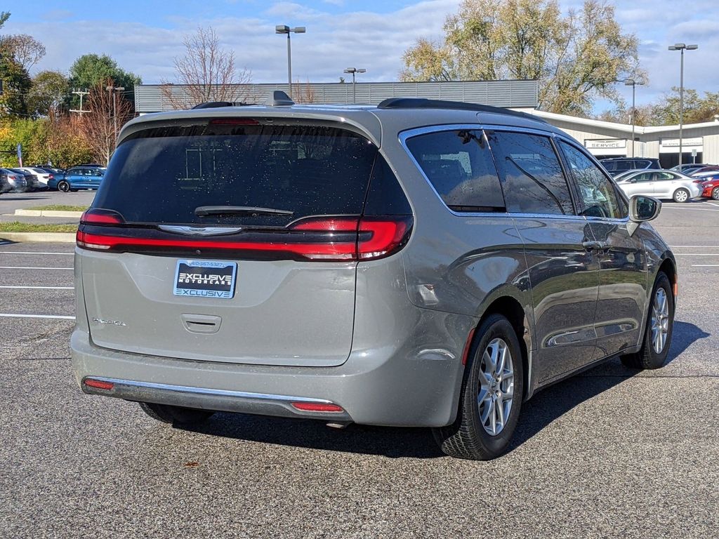 2022 Chrysler Pacifica Touring L 6