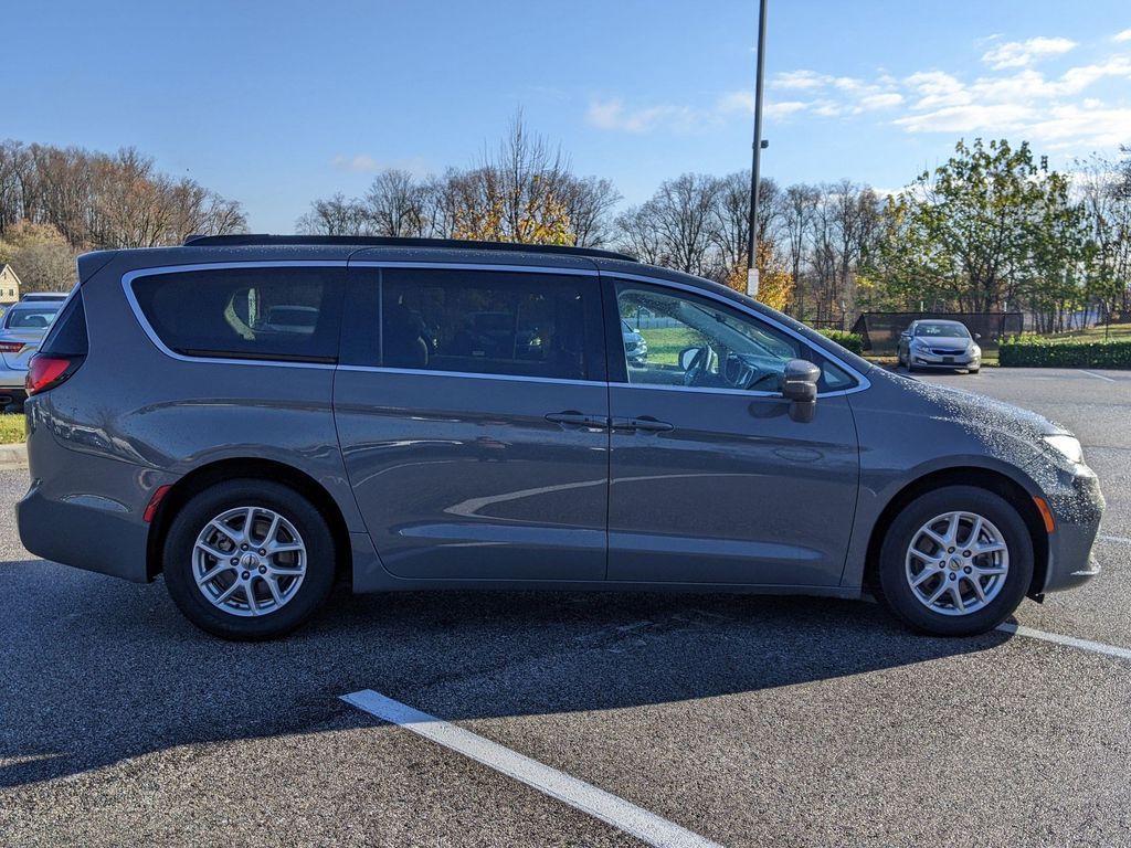 2022 Chrysler Pacifica Touring L 7