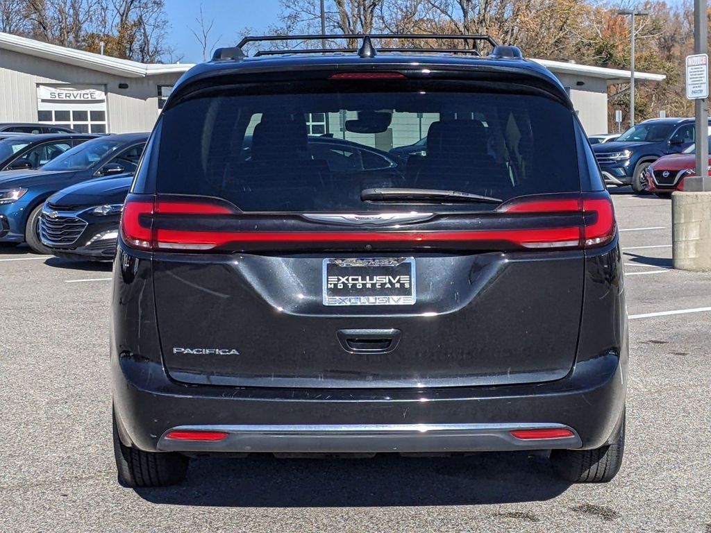 2022 Chrysler Pacifica Touring L 5