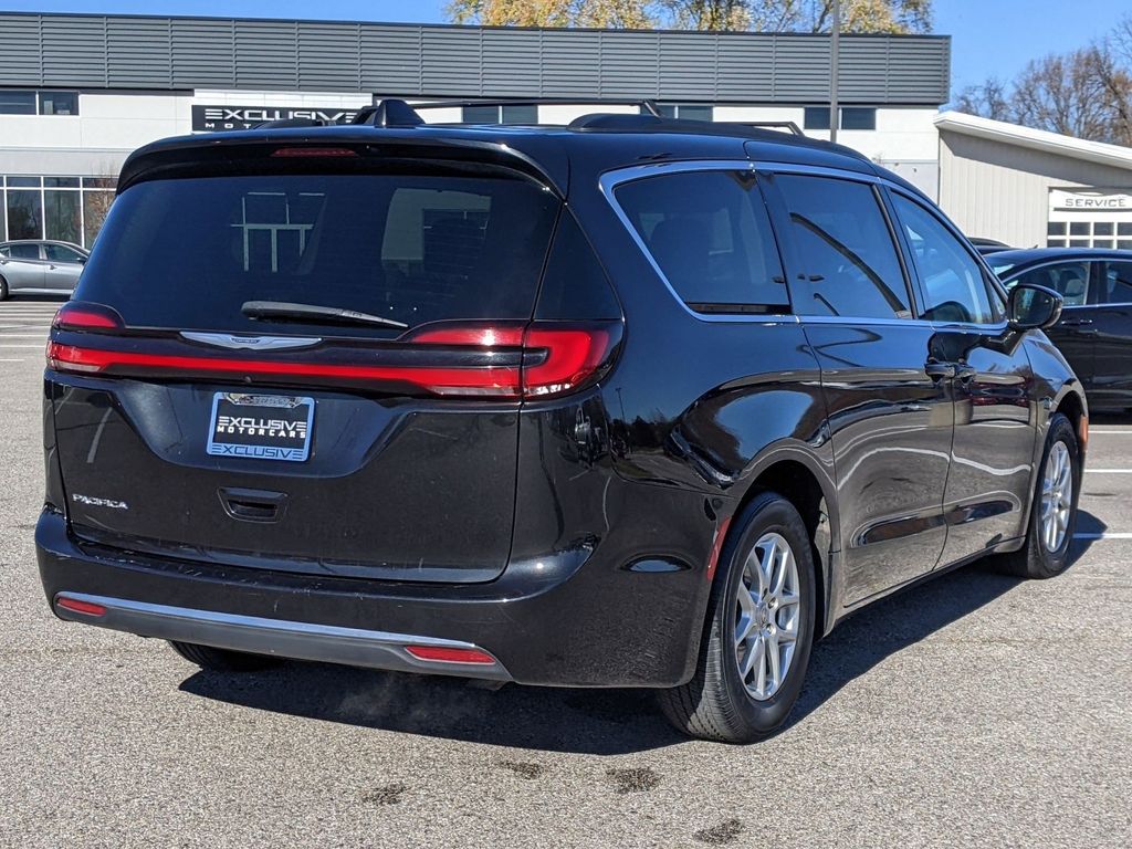 2022 Chrysler Pacifica Touring L 6