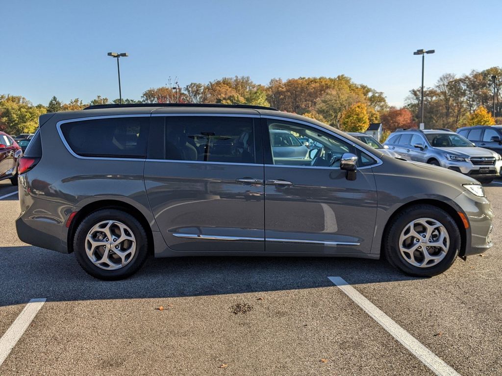 2023 Chrysler Pacifica Limited 7