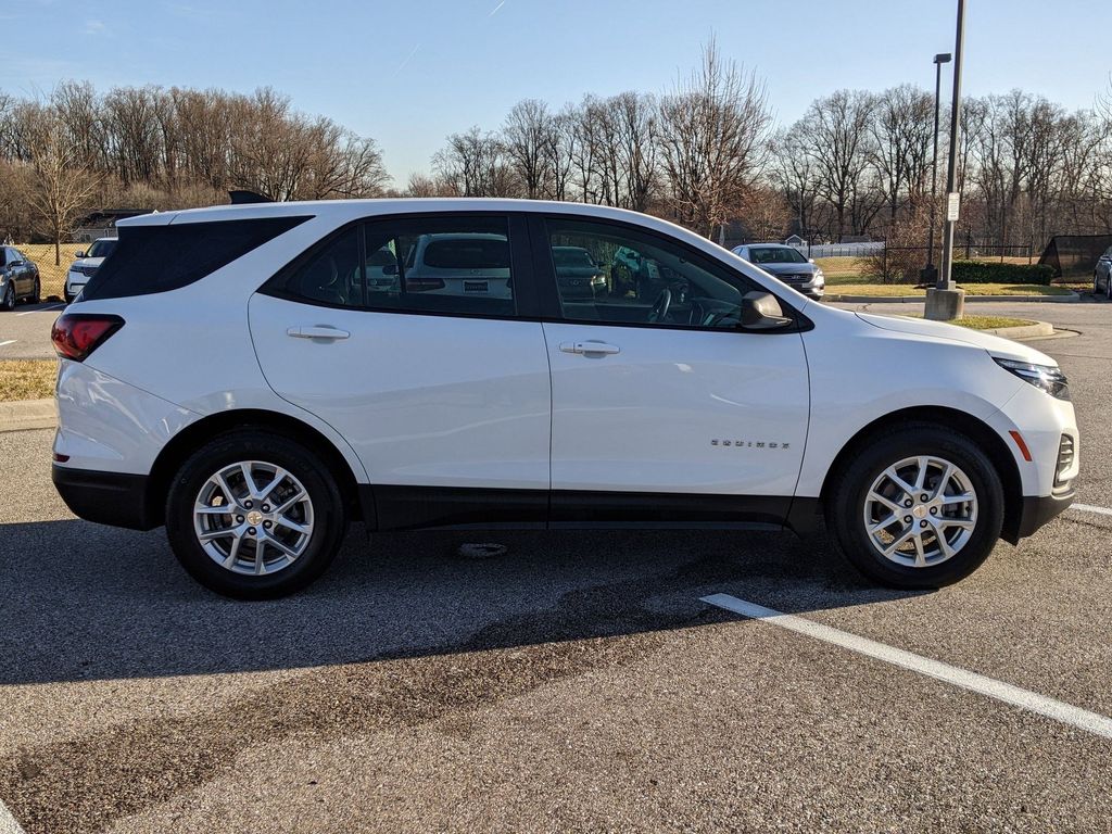 2022 Chevrolet Equinox LS 7