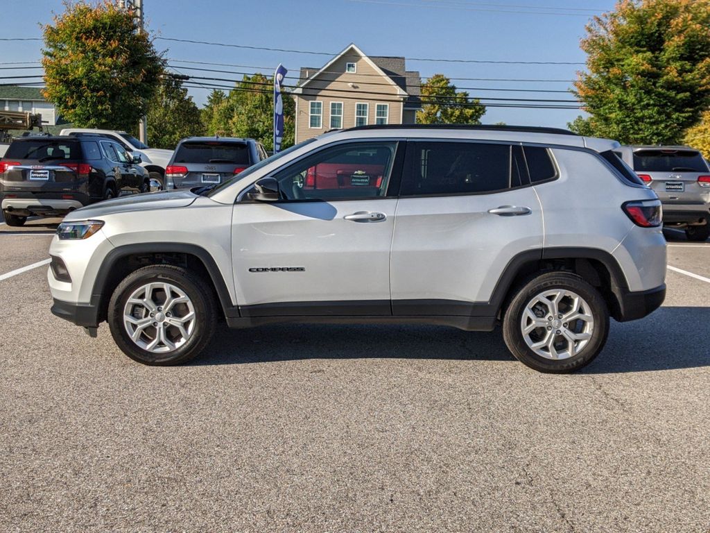 2024 Jeep Compass Latitude 2