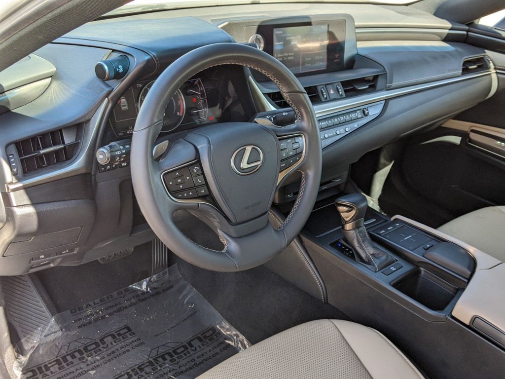 2019 Lexus ES 350 9