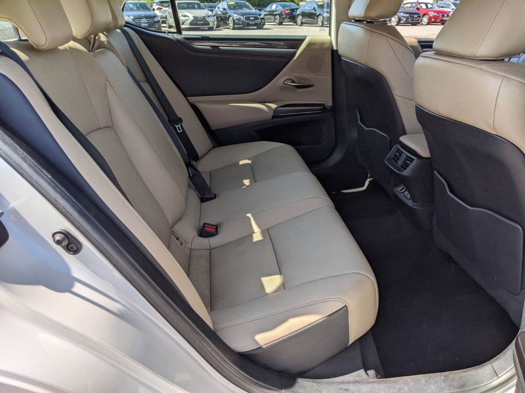 2019 Lexus ES 350 21