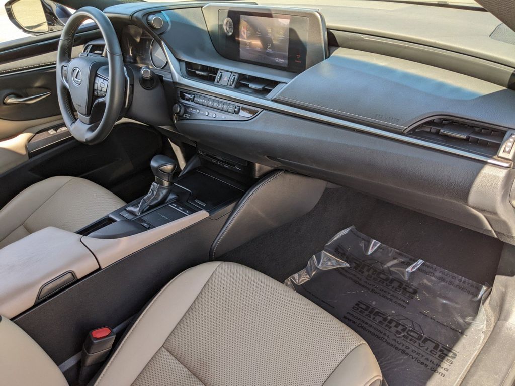 2019 Lexus ES 350 23