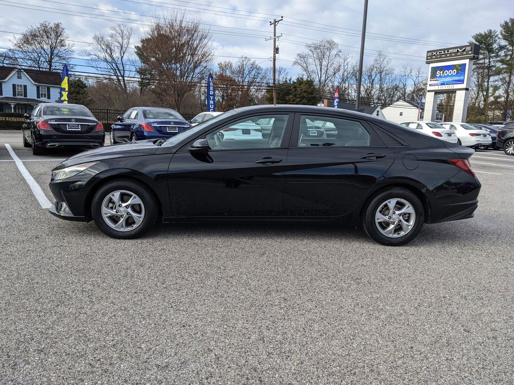 2021 Hyundai Elantra SE 3