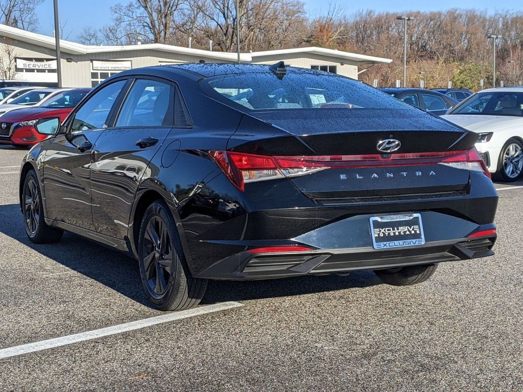 2022 Hyundai Elantra SEL 4