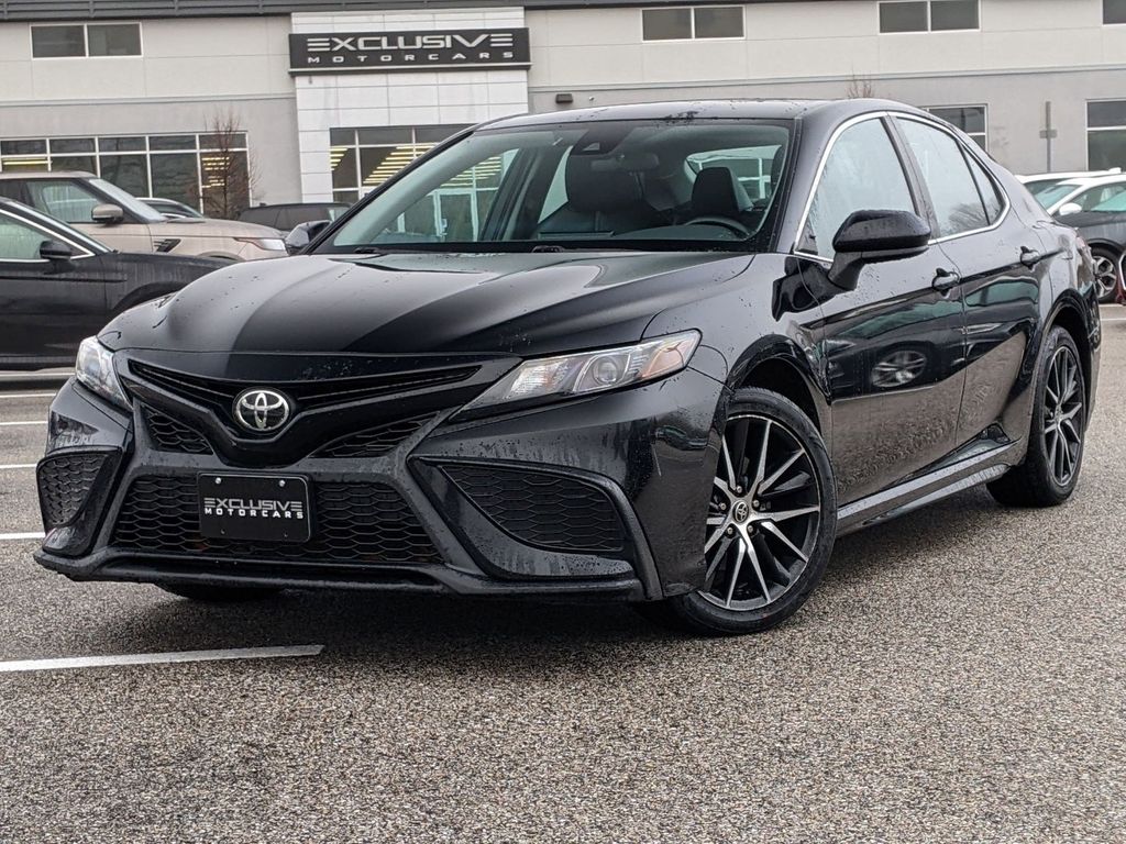 2021 Toyota Camry SE Nightshade 2