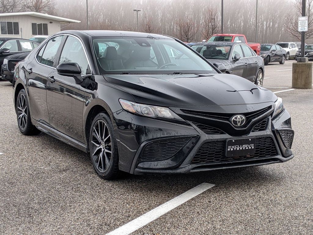 2021 Toyota Camry SE Nightshade 8