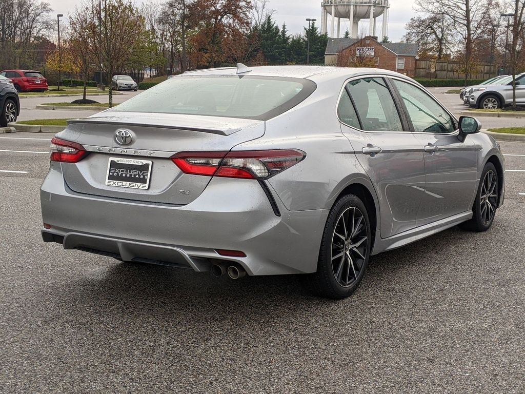 2022 Toyota Camry SE 6