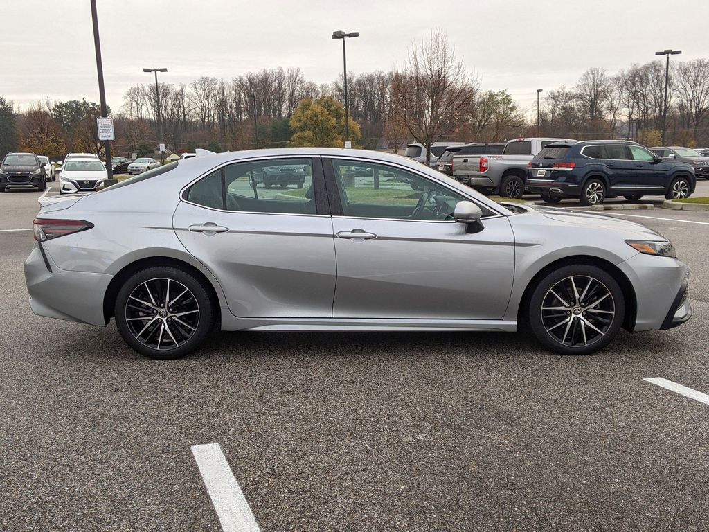 2022 Toyota Camry SE 7