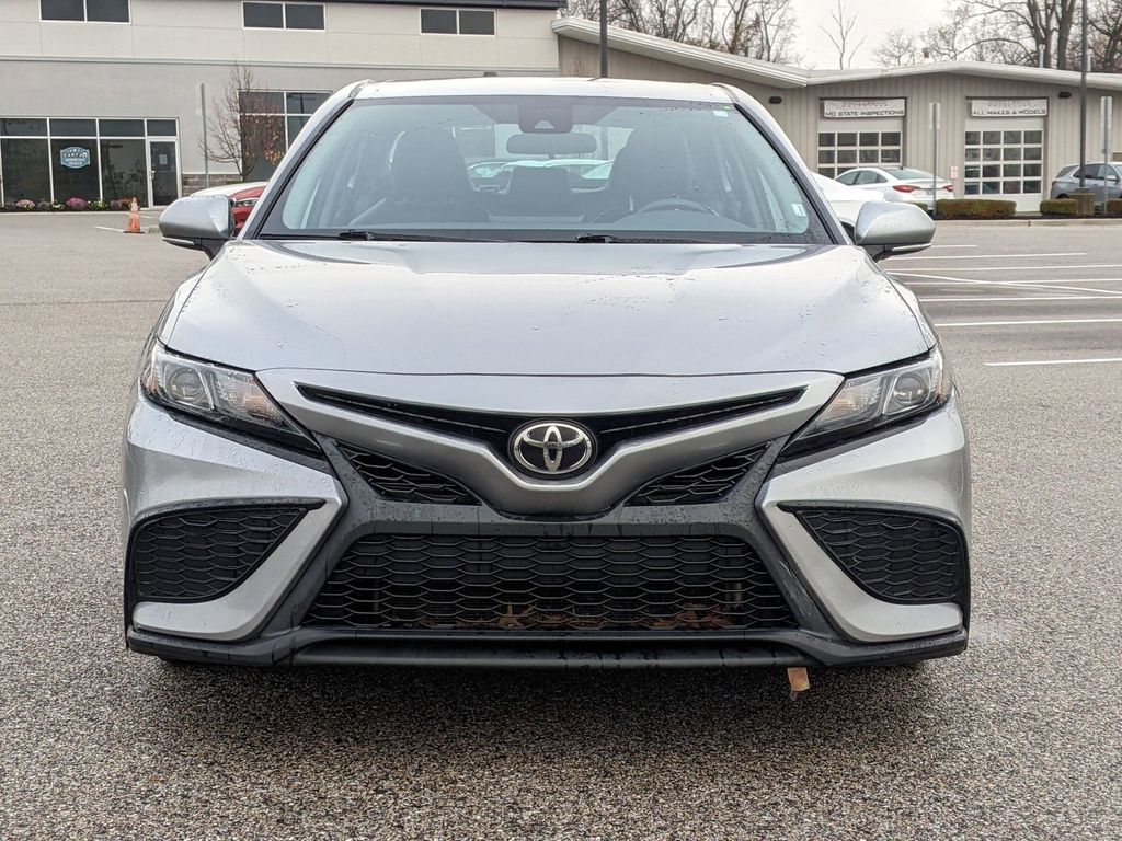 2022 Toyota Camry SE 9