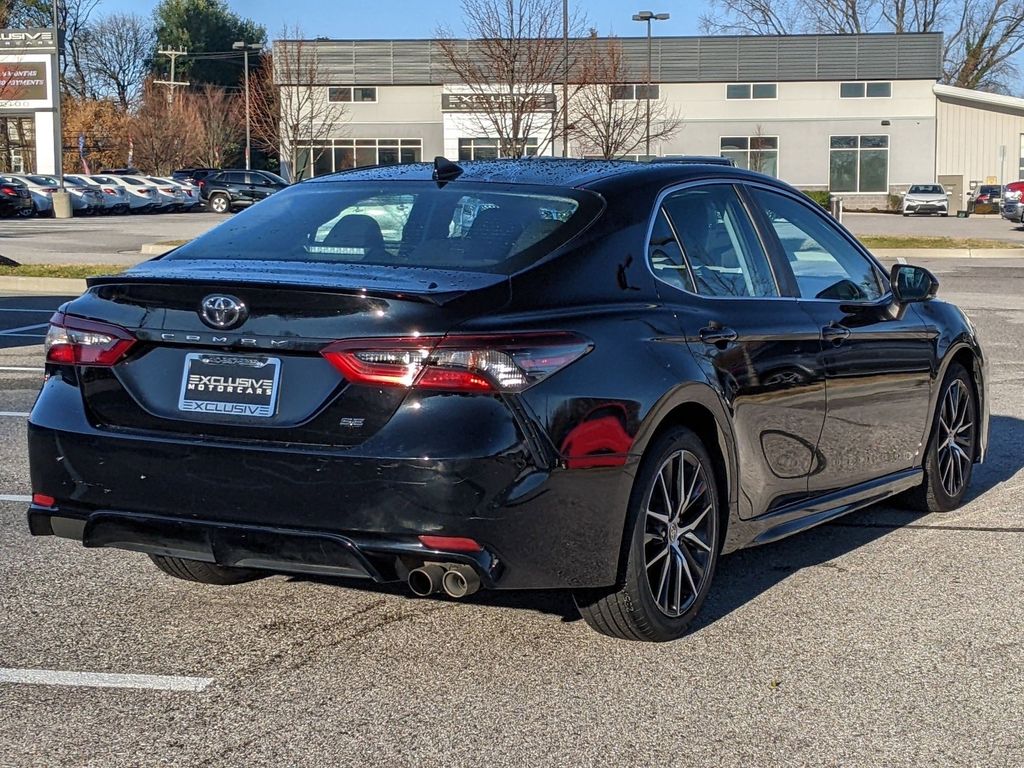 2022 Toyota Camry SE 6