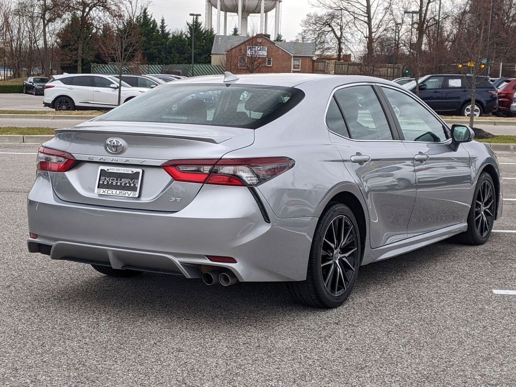 2022 Toyota Camry SE 6