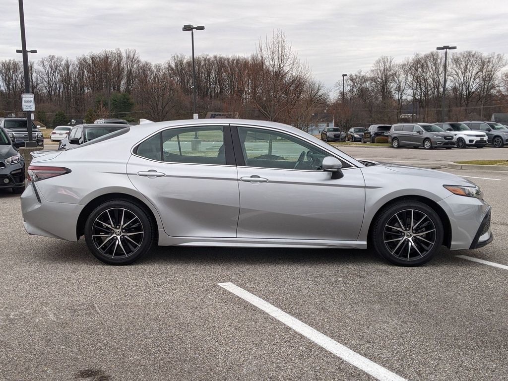 2022 Toyota Camry SE 7