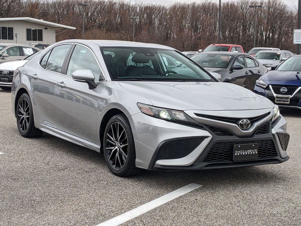 2022 Toyota Camry SE 8