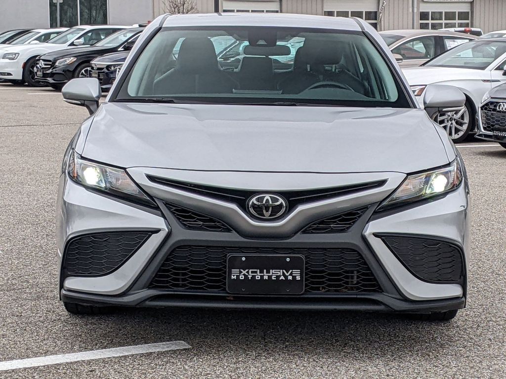 2022 Toyota Camry SE 9