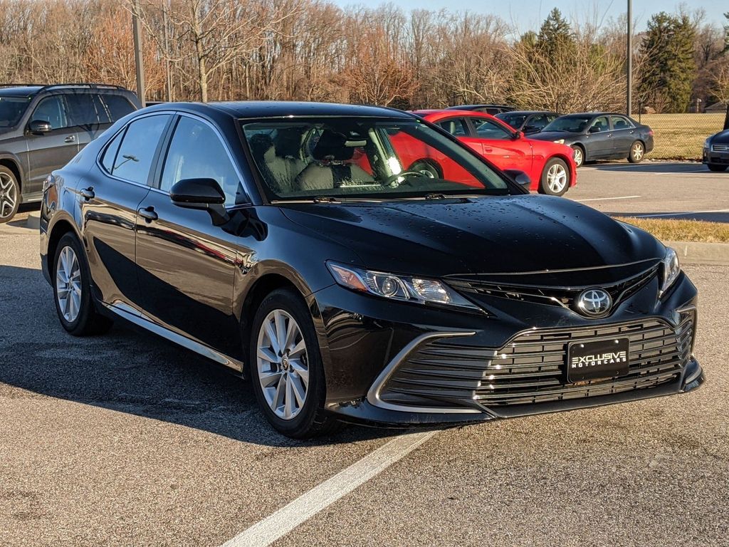 2023 Toyota Camry LE 8