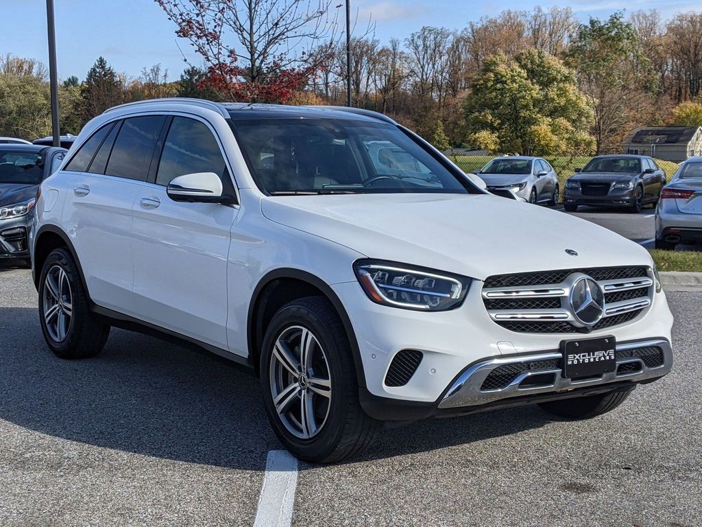 2021 Mercedes-Benz GLC GLC 300 8