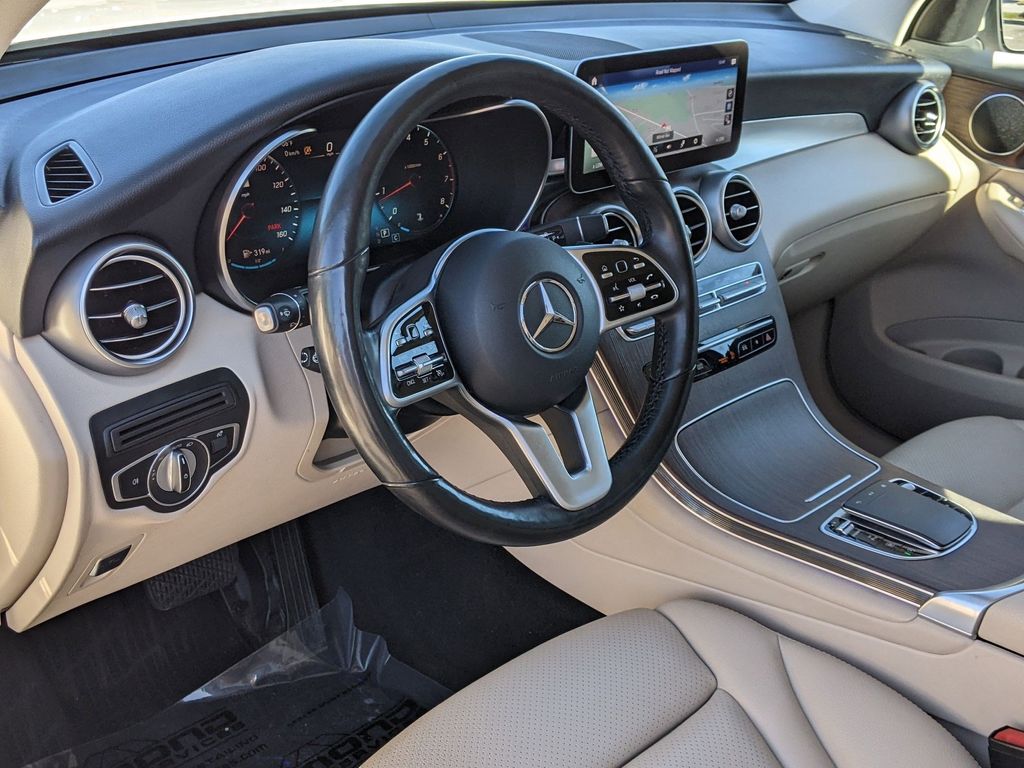 2022 Mercedes-Benz GLC GLC 300 10