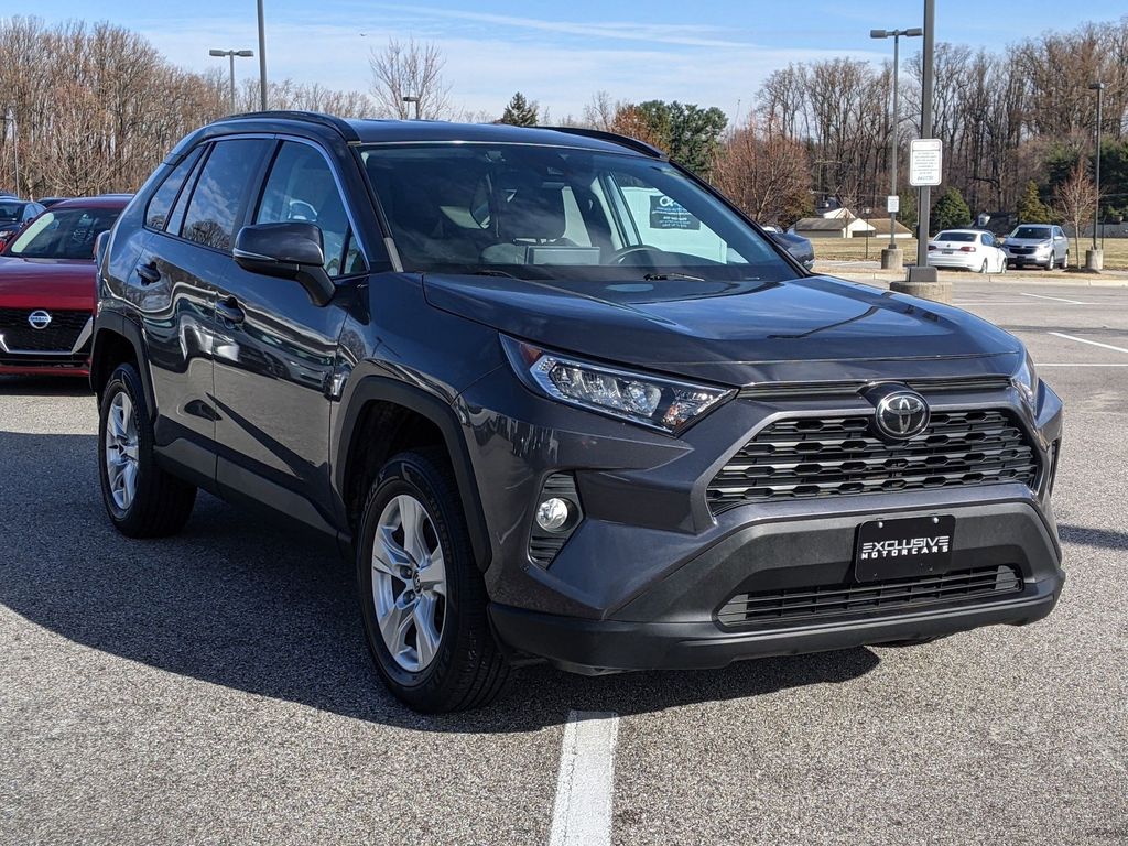 2021 Toyota RAV4 XLE 8