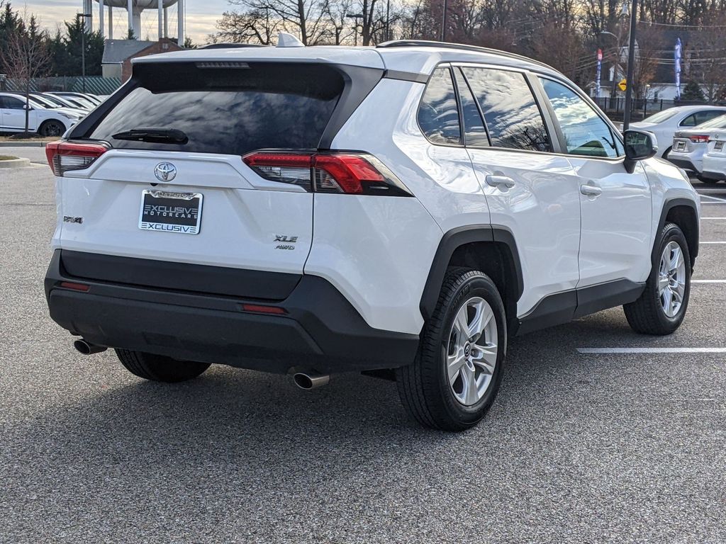 2021 Toyota RAV4 XLE 6