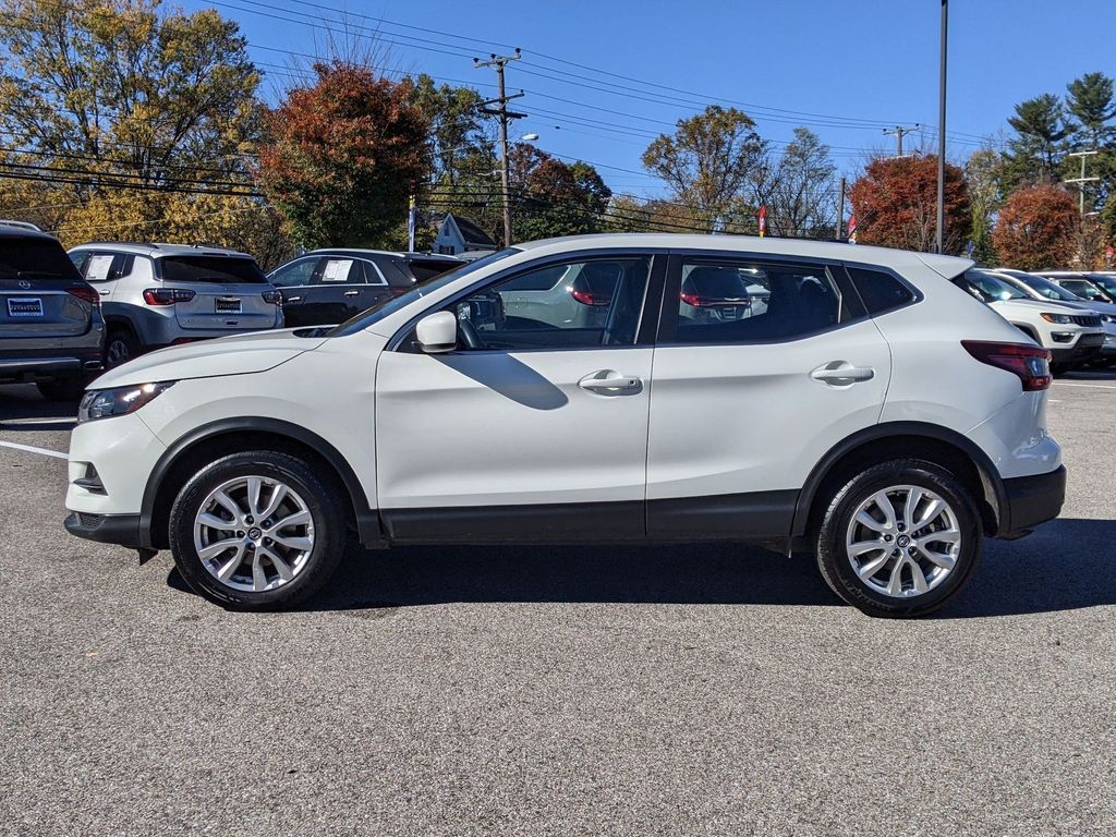 2021 Nissan Rogue Sport S 3