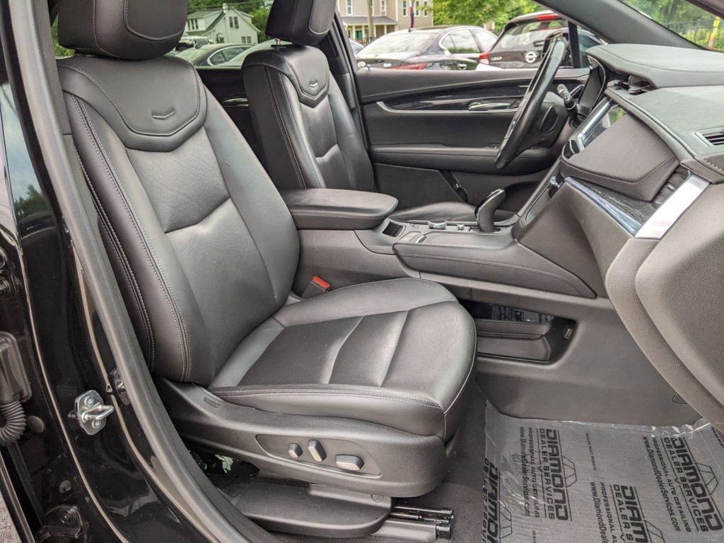 2021 Cadillac XT5 Premium Luxury 24
