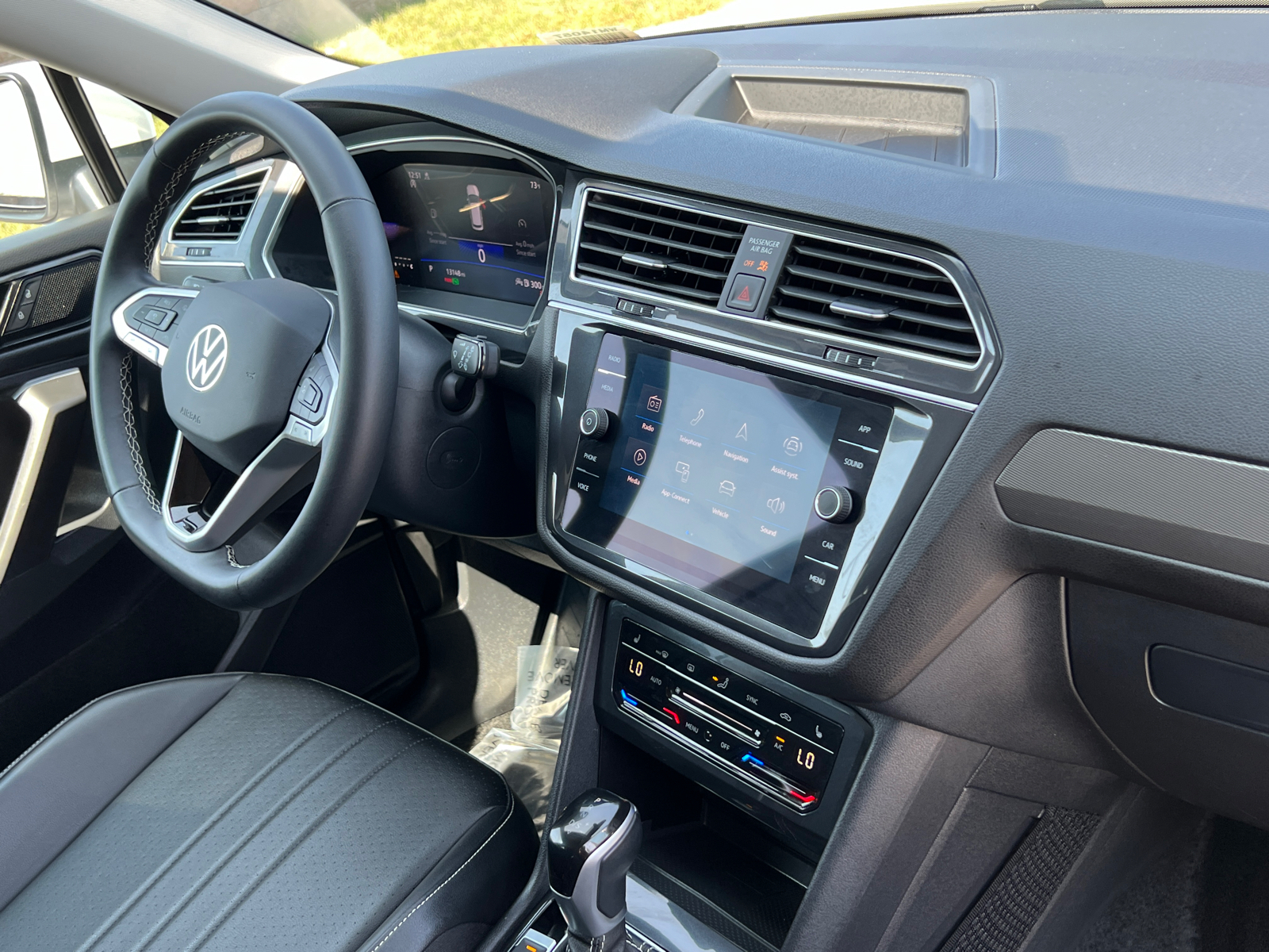 2024 Volkswagen Tiguan 2.0T SE 10