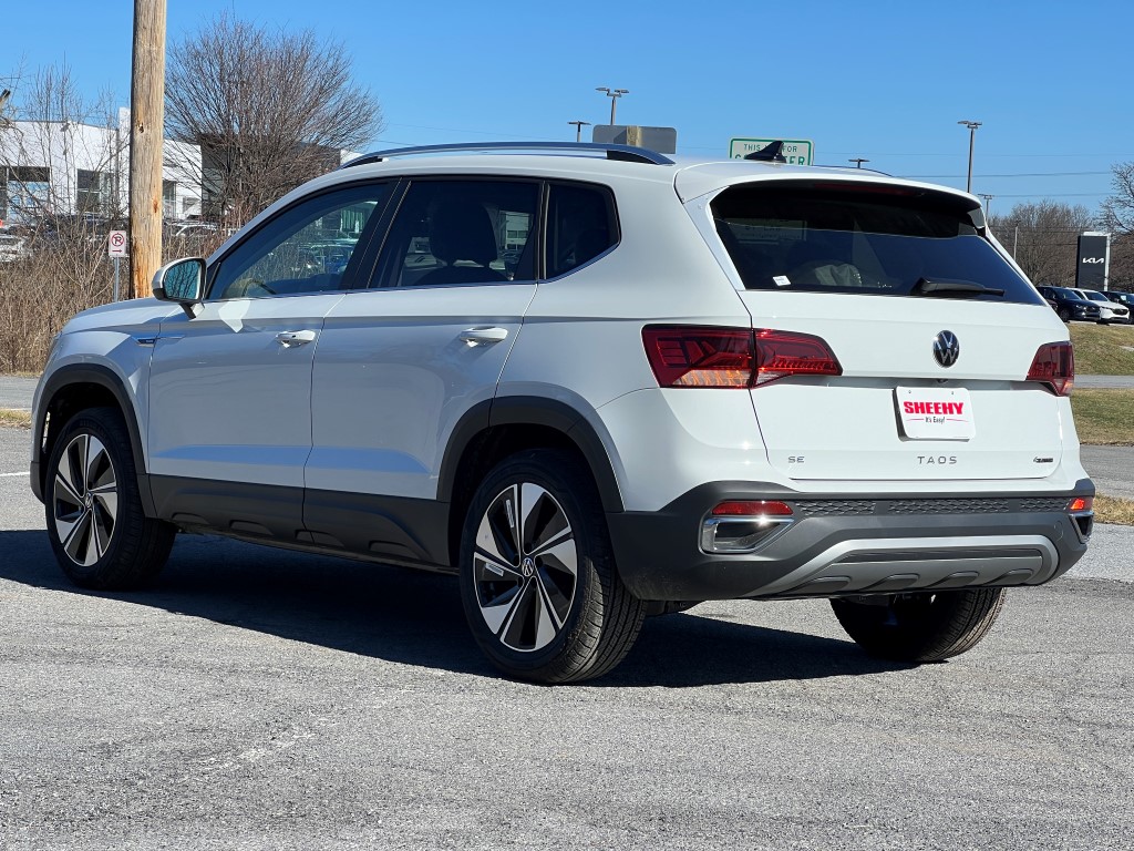 2024 Volkswagen Taos 1.5T SE 3