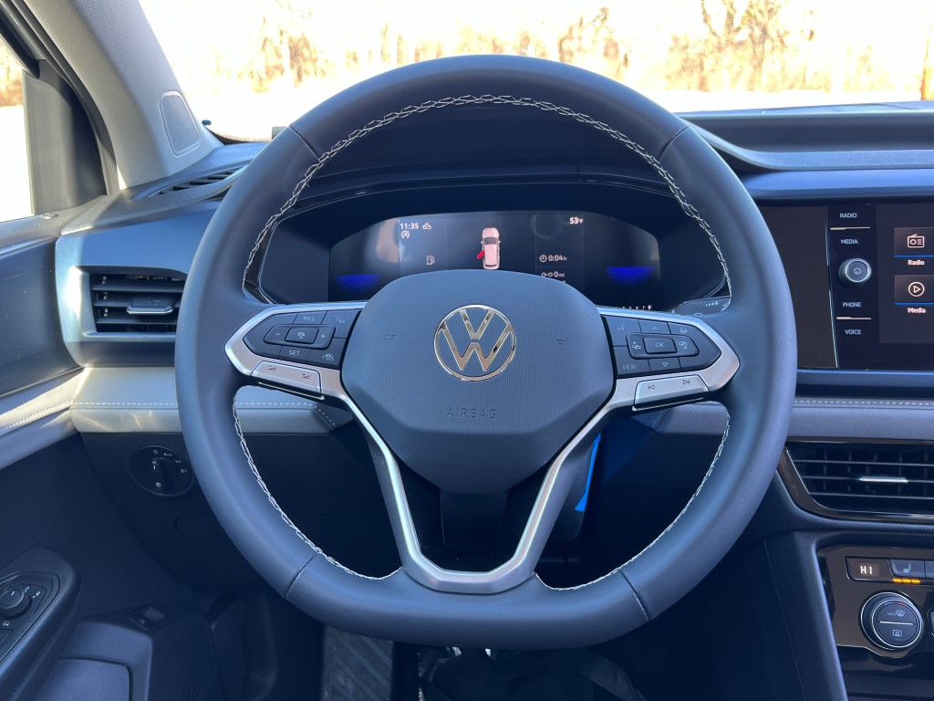 2024 Volkswagen Taos 1.5T SE 16