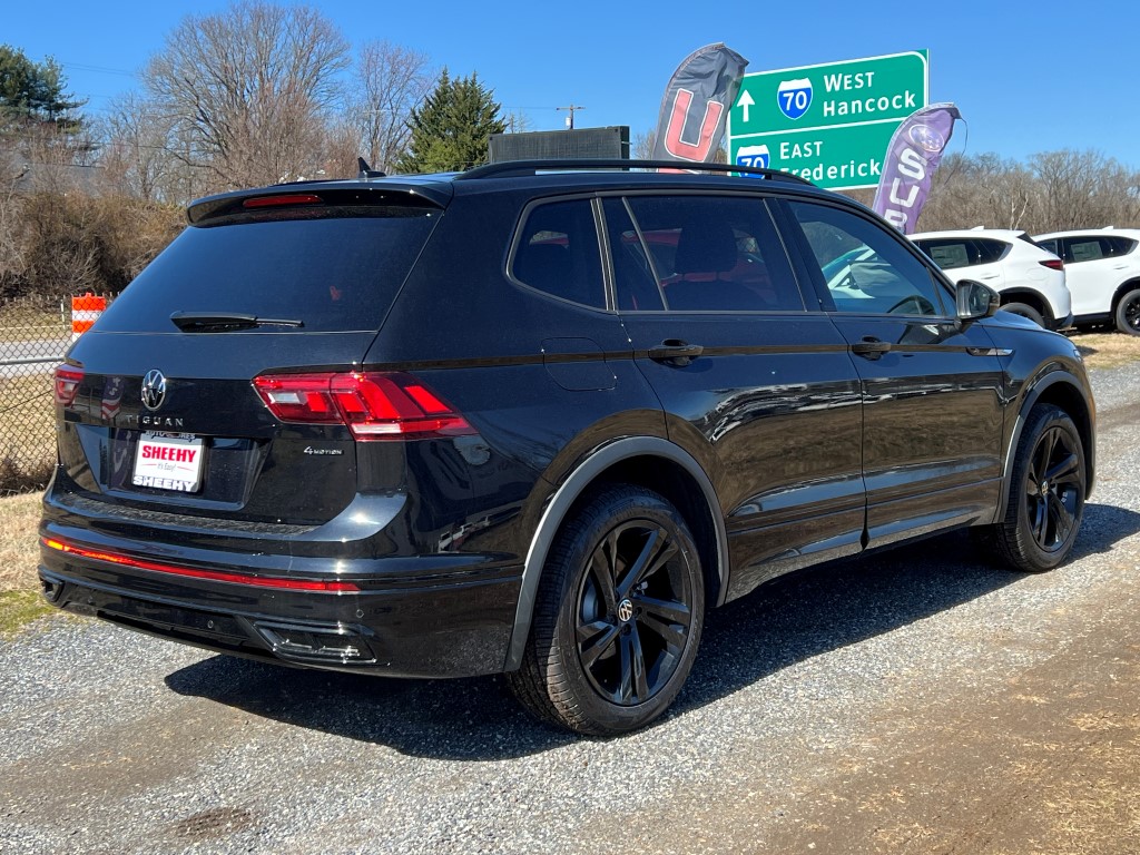 2024 Volkswagen Tiguan 2.0T SE R-Line Black 3