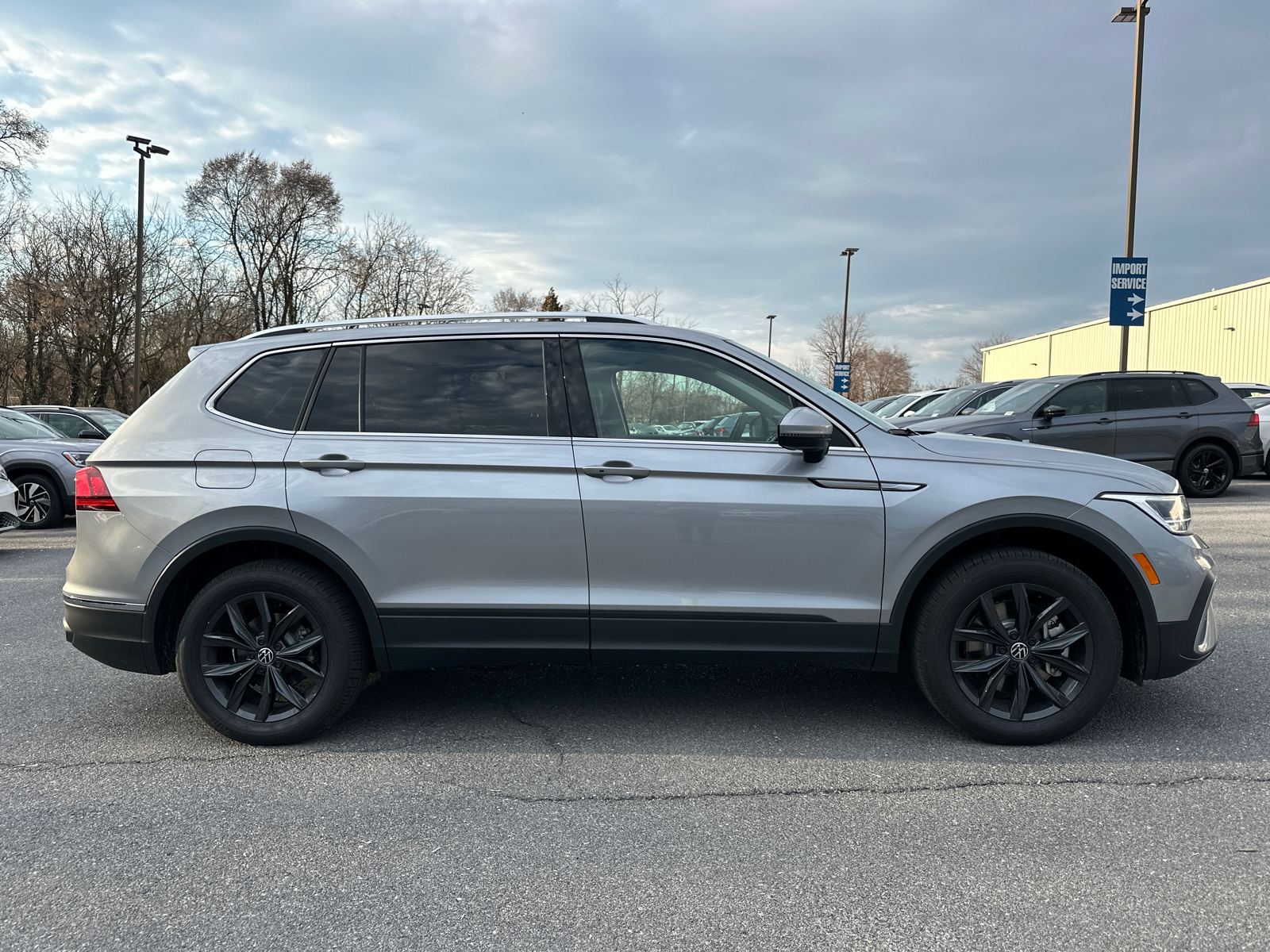 2024 Volkswagen Tiguan 2.0T SE 4