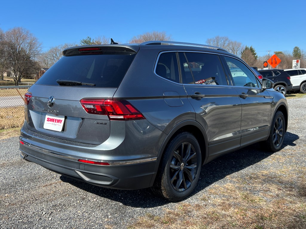 2024 Volkswagen Tiguan 2.0T SE 3